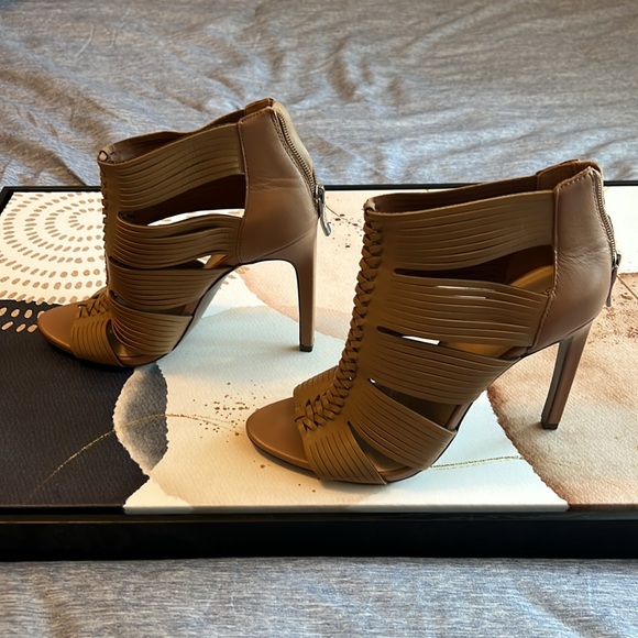 BCBGeneration tan heels - Picture 3 of 8